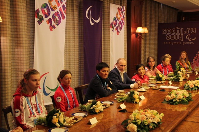 В. В. Путин в г. Сочи встретился со спортсменками сборной команды России по лыжным гонкам и биатлону и горнолыжному спорту лиц с ПОДА и старшим тренером сборной команды России по лыжным гонкам и биатлону спорта лиц с ПОДА  на XI Паралимпийских зимних игра