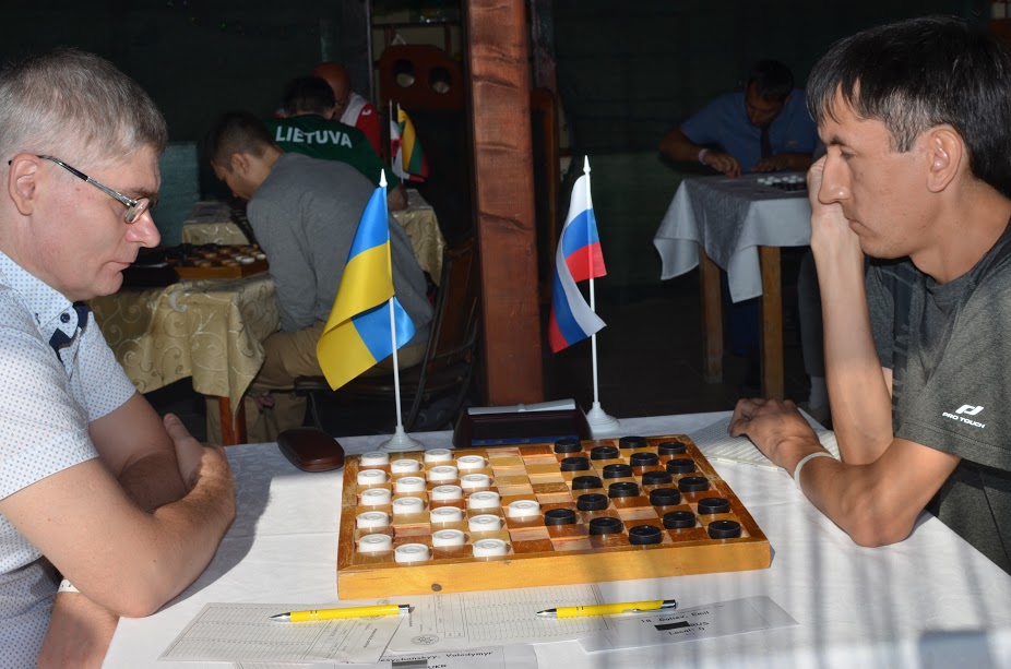 Российские шашисты спорта лиц с ПОДА завоевали 2 серебряные медали по итогам чемпионата и первенства мира по стоклеточным шашкам в Болгарии