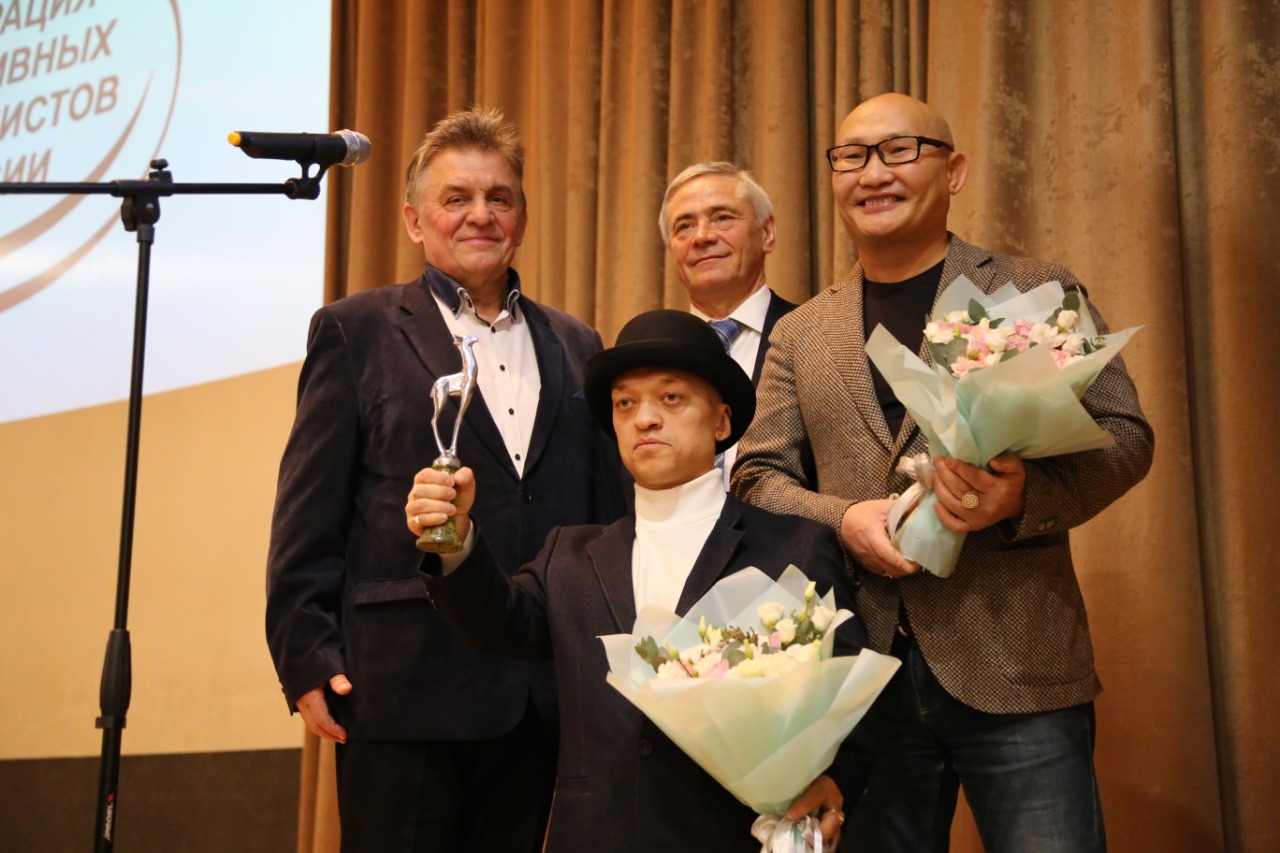 П.А. Рожков в ОКР принял участие в награждении В.Балынец премией «Серебряная лань», утвержденной Федерацией спортивных журналистов России