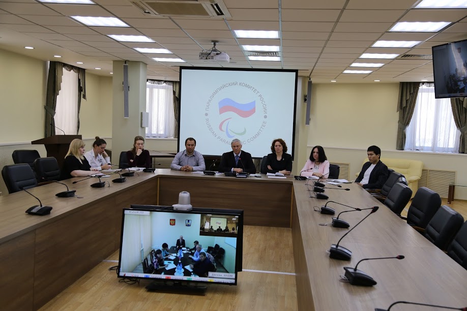 П.А. Рожков совместно с заместителем председателя Правительства Сахалинской области А.В. Зайцевым посредством видеоконференцсвязи провели совещание по вопросу проведения этапа Кубка мира в Южно-Сахалинске