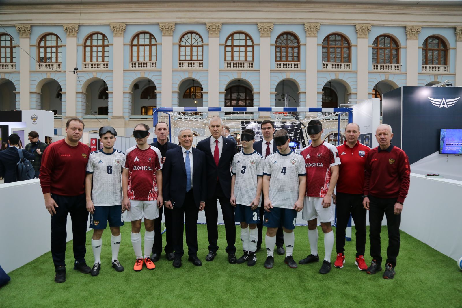 Министр спорта Российской Федерации О.В. Матыцин в рамках спортивной программы Форума «Мы вместе. Спорт» принял участие в мастер-классах, проводимых Паралимпийским комитетом России 