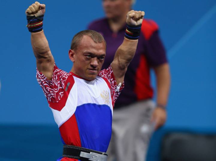 Поздравление Президента Федерации Л.Н. Селезнева серебряному призеру Паралимпийских игр по пауэрлифтингу спорта лиц с ПОДА, Заслуженному мастеру спорта В.А. Балынцу в связи с Днём рождения