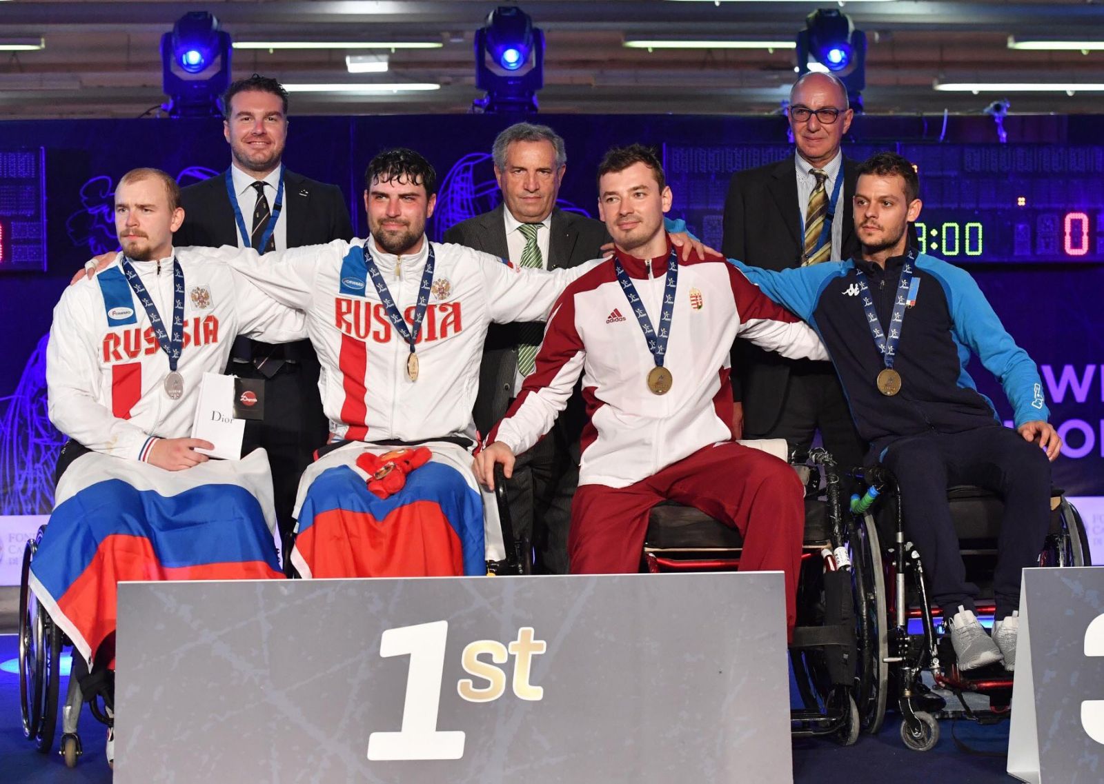 Сборная команда России по фехтованию на колясках завоевала 2 золотые, 1 серебряную и 2 бронзовые медали в первый день чемпионата Европы в Италии
