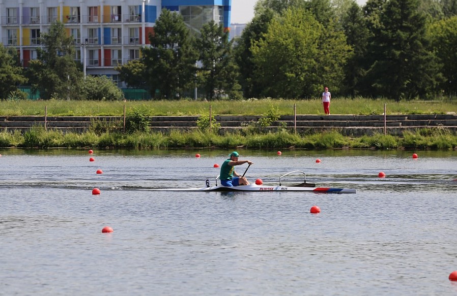        Более 50 спортсменов примут участие в чемпионате России по гребле на байдарках и каноэ в Москве      