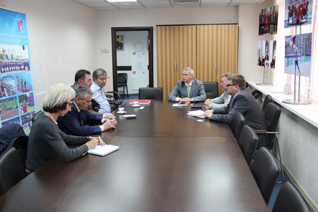 Л. Н. Селезнев, П. А. Рожков, А. А. Строкин в офисе ПКР встретились с М. М. Бариевым, А. А. Грушиным,  В. А. Новиковым  по вопросам взаимодействия по подготовке олимпийских и паралимпийских сборных команд России к XXII Олимпийским зимним играм и XI Парали