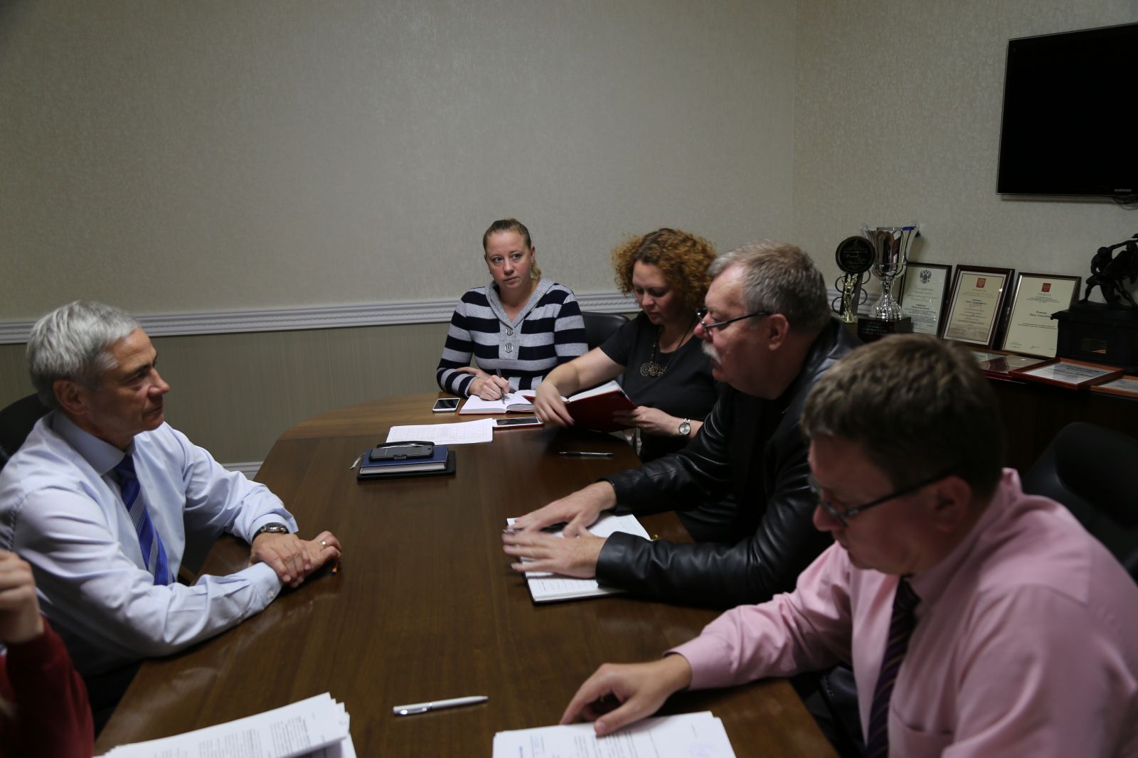 П.А. Рожков в офисе ПКР провел встречу со старшим тренером сборной команды России по баскетболу на колясках Д.Б. Оленевским 