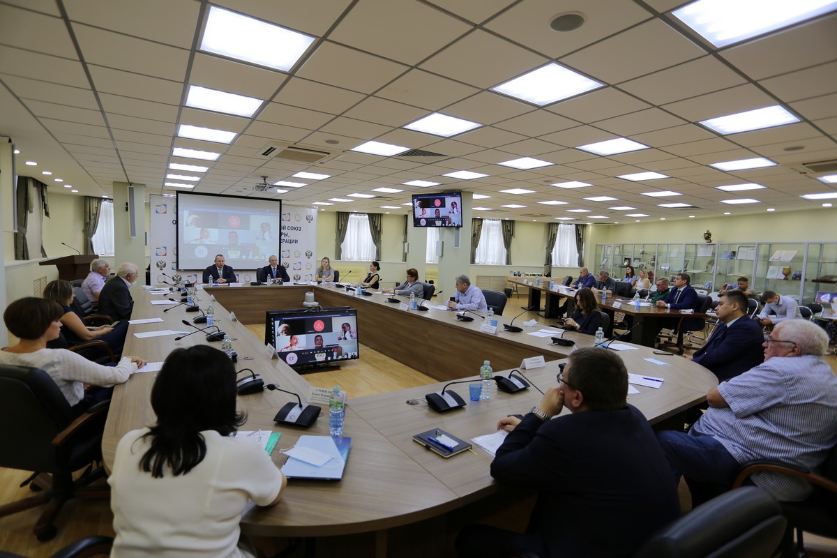 А.А. Строкин, П.А. Рожков приняли участие в заседании Центрального комитета Общероссийского профессионального союза работников физической культуры, спорта и туризма Российской Федерации