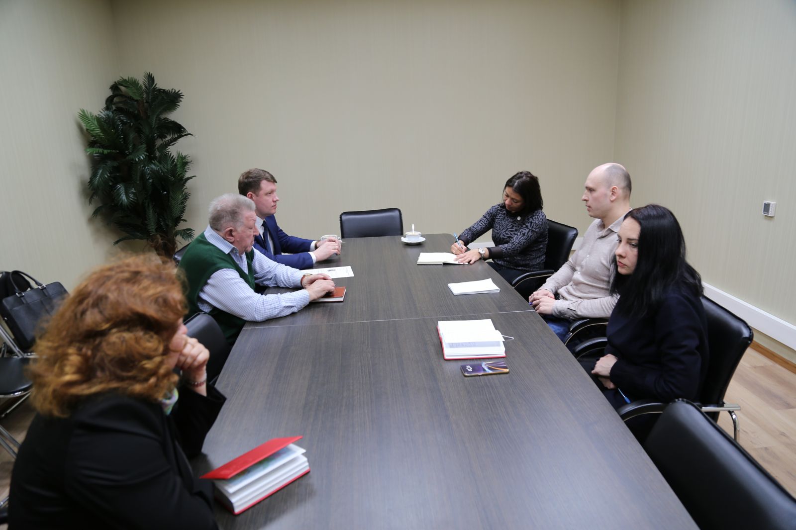 Л.Н. Селезнев, О.В. Семенова в офисе ПКР встретились с директором международного отдела Паралимпийского комитета Венгрии Анитой Дани