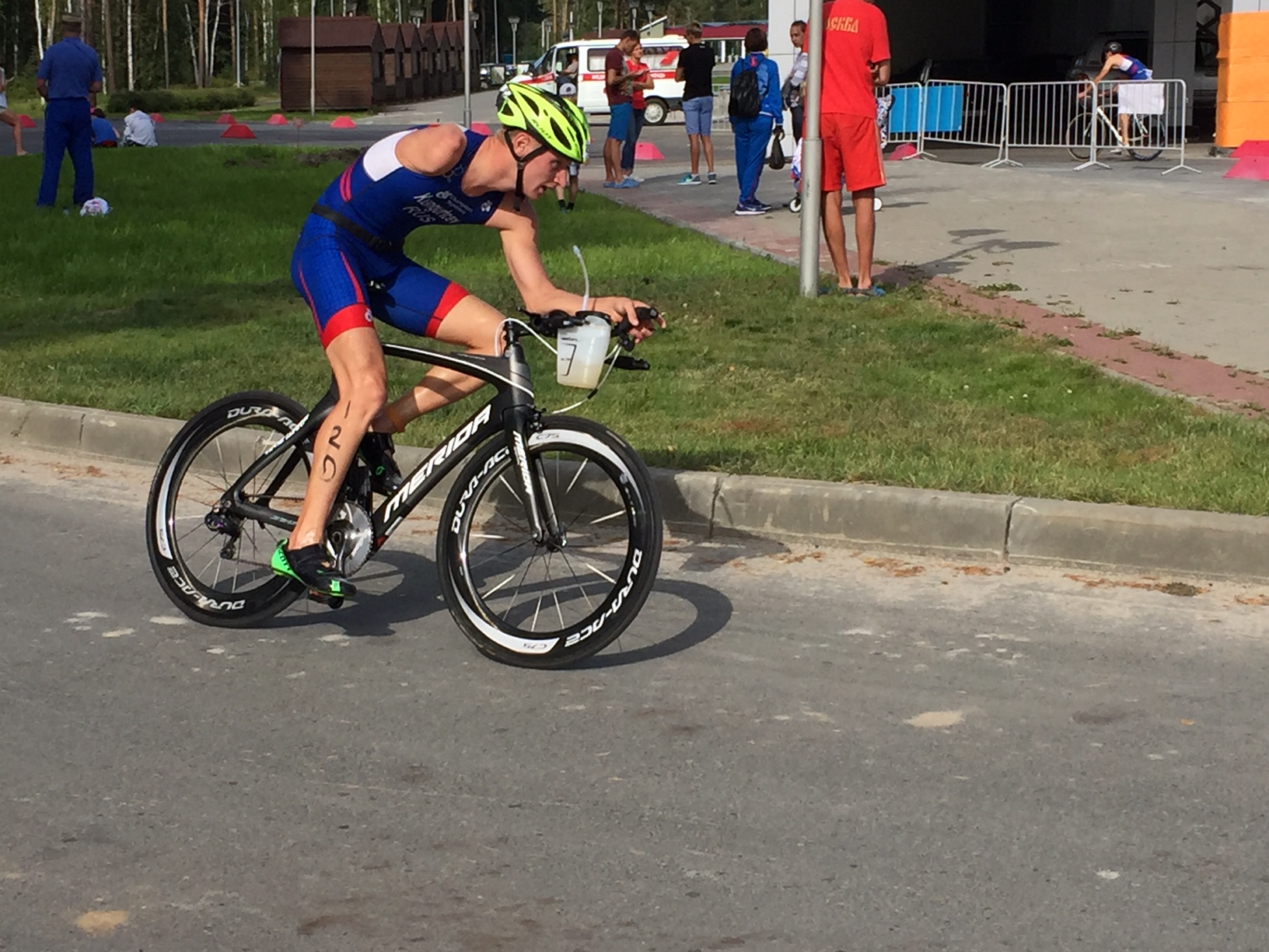 Спортсмены города Москвы одержали две победы на чемпионате России по паратриатлону в Тюмени