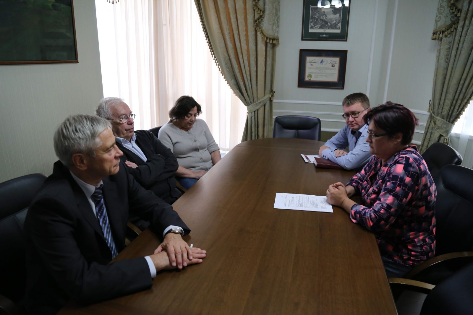 А.А. Строкин, П.А. Рожков в офисе ПКР встретились с президентом Международной Ассоциации шахматистов-опорников (IPCA), старшим тренером сборной команды России по шашкам и шахматам спорта лиц с ПОДА С.В. Герасимовой
