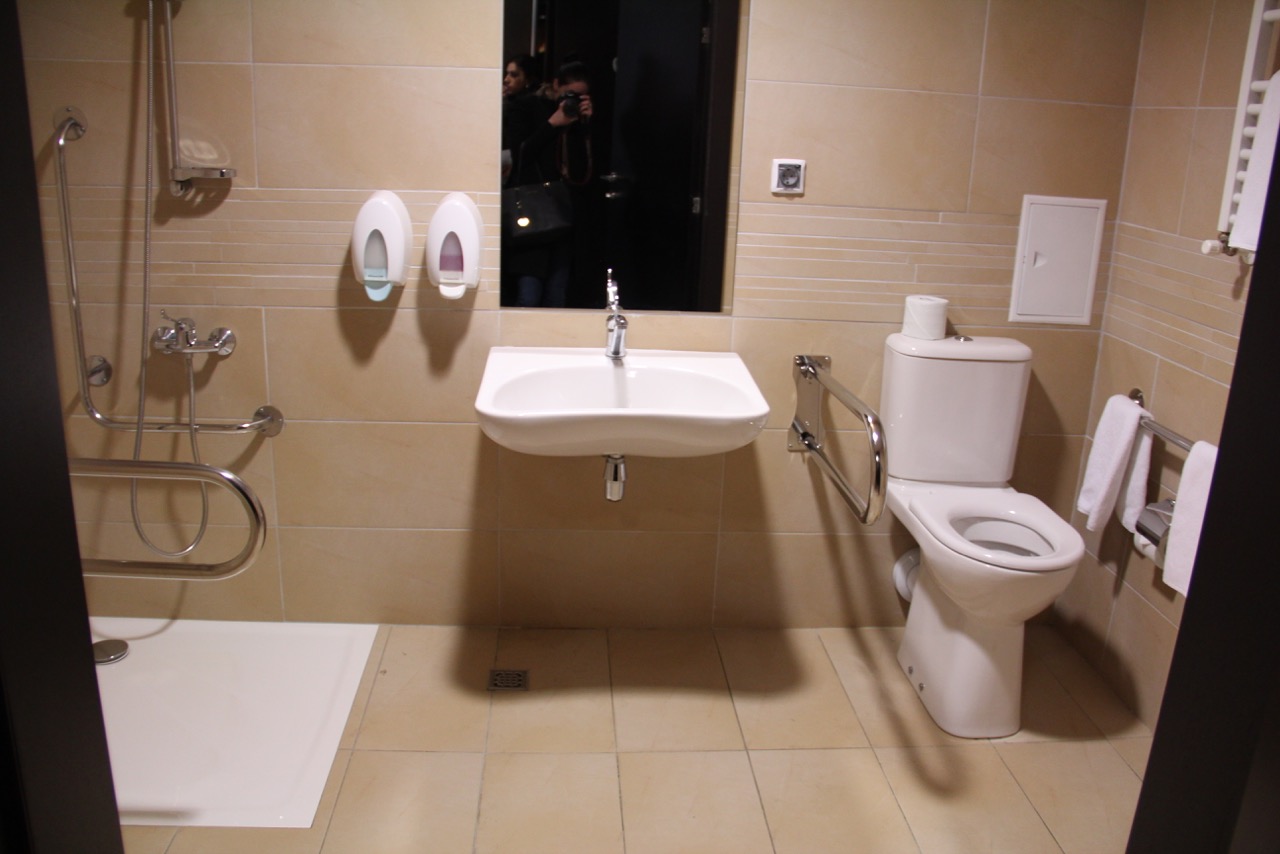 П.А. Рожков в г. Сочи на Красной поляне осмотрел места размещения участников и организаторов соревнований по плаванию Всемирных игр IWAS