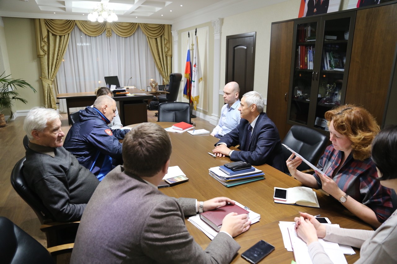 П.А. Рожков в офисе ПКР провел рабочее совещание с Г.С. Луначарским, Н.И. Федеровым по вопросам развития футбола ампутантов в России