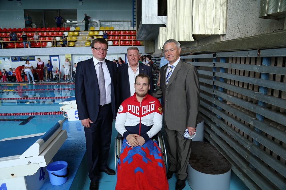 Л.Н. Селезнев, П.А. Рожков, А.А. Строкин в СОК «Сатурн» в г. Раменское приняли участие в просмотре соревнований, церемонии награждения чемпионата России по плаванию спорта лиц с ПОДА и встретились с членами сборной России