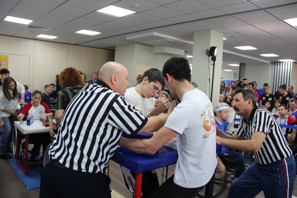 Российские армрестлеры спорта лиц с ПОДА на чемпионате мира в Венгрии ведут борьбу за сохранение реноме сильнейшей сборной планеты 