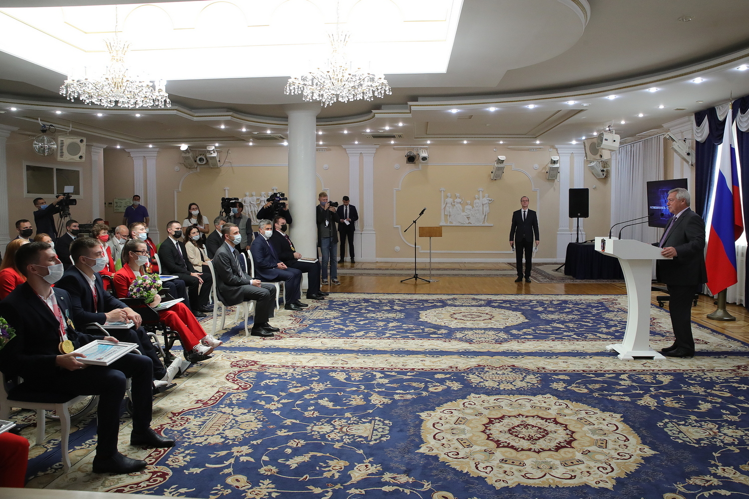 Губернатор Ростовской области В.Ю. Голубев встретился с донскими спортсменами – победителями и призерами XVI летних Паралимпийских игр в Токио