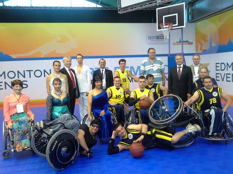 Исполнительный директор Международного паралимпийского комитета Хавьер Гонсалес и первый вице - президент Федерации П.А. Рожков в г. Санкт-Петербурге приняли участие в 13-й Международной Конвенции "СпортАккорд - 2013"