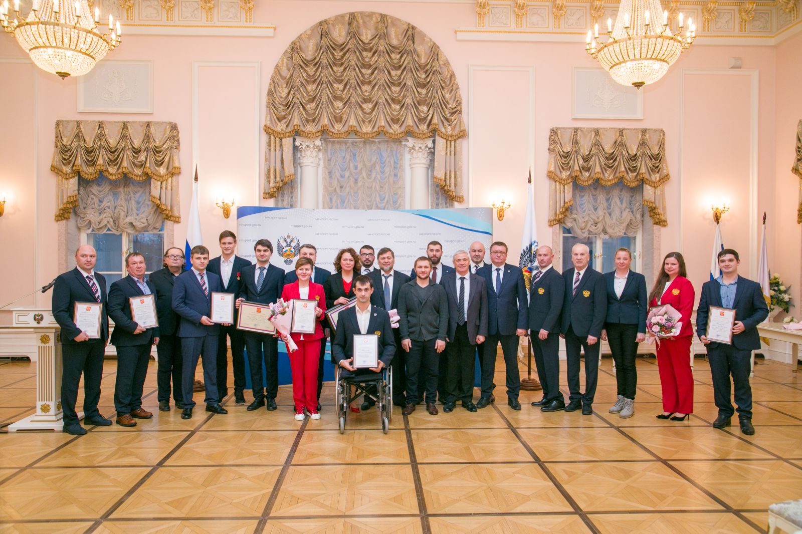 Статс-секретарь, заместитель Министра спорта РФ А.М. Федоров и заместитель Министра спорта РФ О.Х. Байсултанов вручили государственные награды Российской Федерации спортсменам, тренерам и специалистам Паралимпийской сборной России