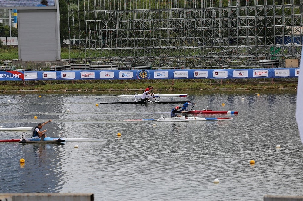 В Москве определены чемпионы России по гребле на байдарках и каноэ спорта лиц с ПОДА
