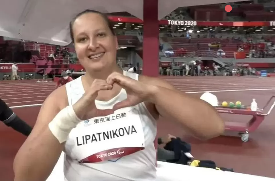 В.В. Путин поздравил победительницу XVI Паралимпийских летних игр в Токио в соревнованиях по лёгкой атлетике в дисциплине толкание ядра Г. Липатникову