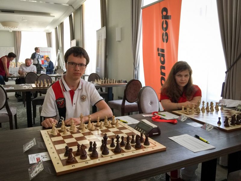 Российские шахматисты завоевали две золотые медали на чемпионате мира в Словакии