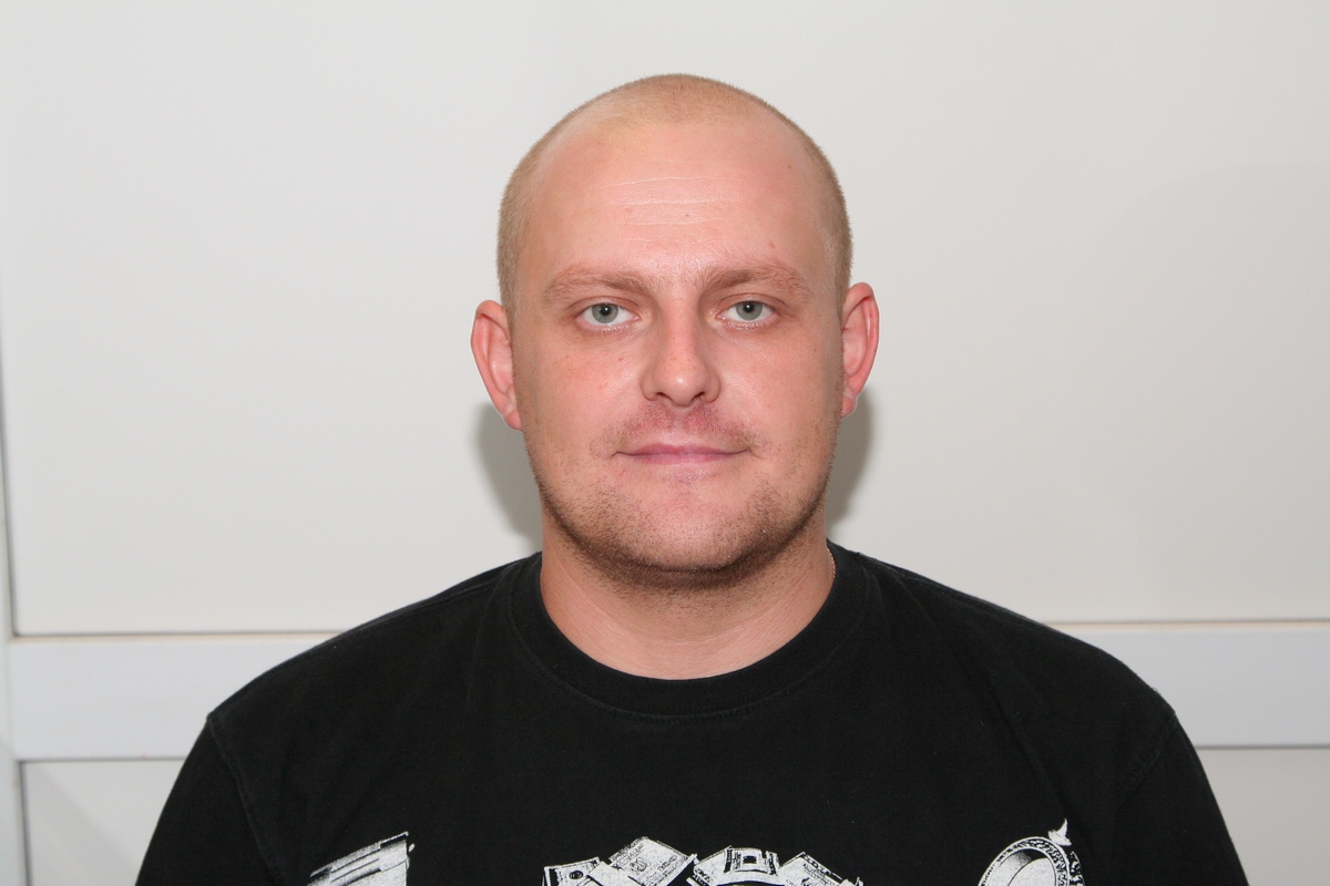 Поздравление Президента Федерации Л.Н. Селезнева бронзовому призеру Паралимпийских игр по волейболу сидя, Заслуженному мастеру спорта А.В. Байчику в связи с 35-летним Юбилеем