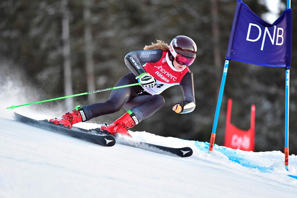 Старший тренер сборной команды России по горнолыжному спорту лиц с ПОДА А.В. Назаров: у нас универсальная команда, мы выступаем во всех видах программы