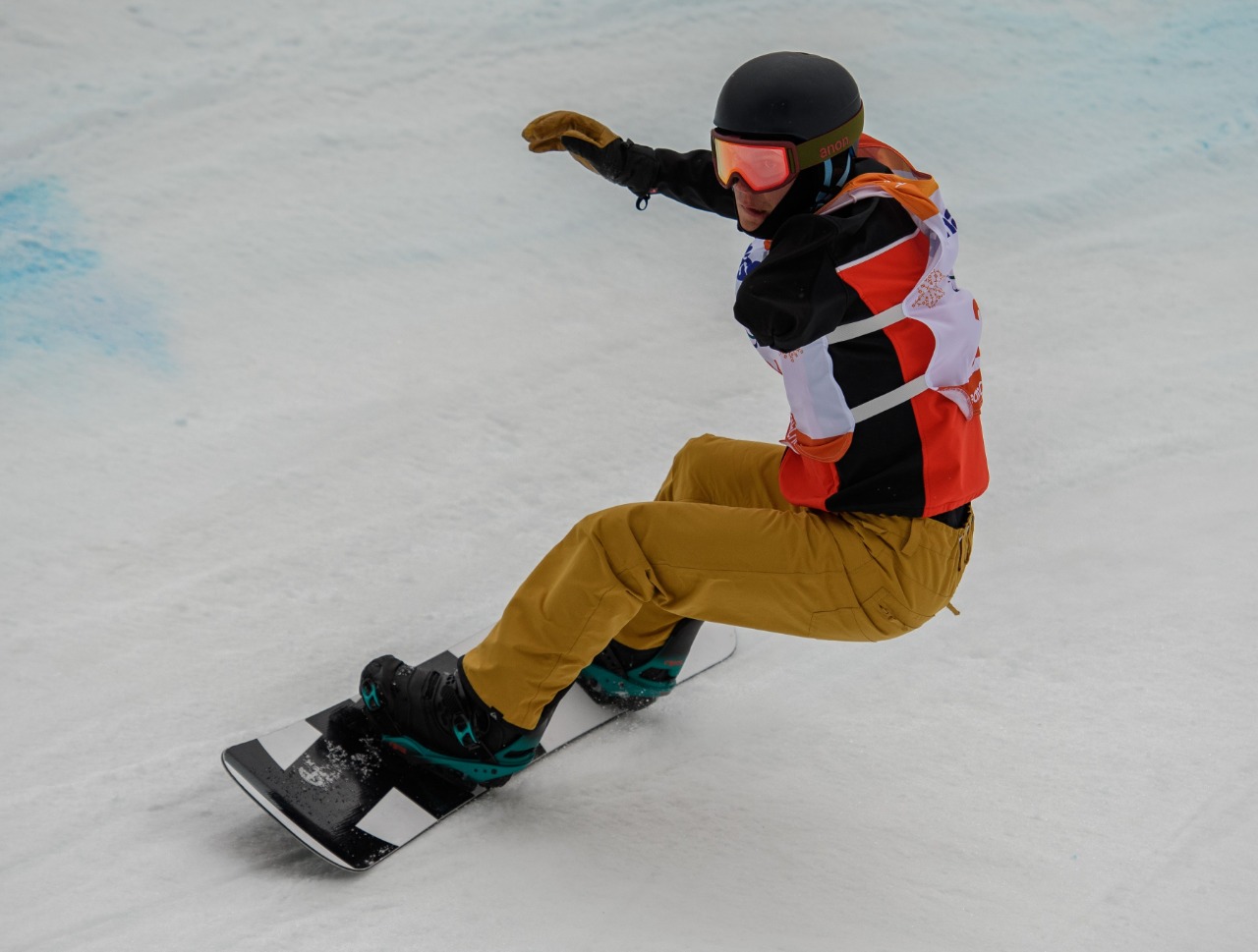 Михаил Слинкин завоевал 1 серебряную и 1 бронзовую медали на финальном этапе Кубка мира по парасноуборду в Швеции