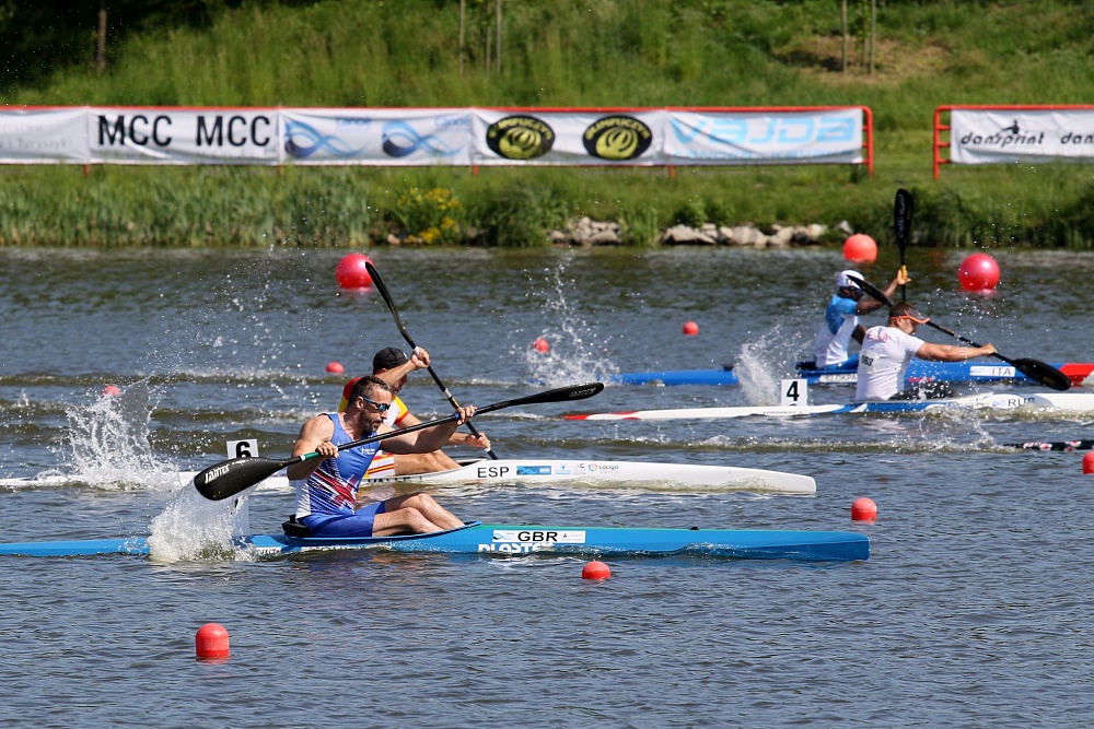 1 золотую, 1 серебряную и 1 бронзовую награды завоевала сборная России по гребле на байдарках и каноэ спорта лиц с ПОДА в 1 день чемпионата Европы в Польше