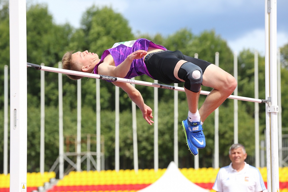 pozdravlenie_predserofsoyuza_p_a_rozhkova_v_svyazi_s_1_maya_prazdnikom_vesny_i_trudaВ Чебоксарах завершились совместные соревнования легкоатлетов с ПОДА, нарушением зрения и интеллектуальными нарушениями