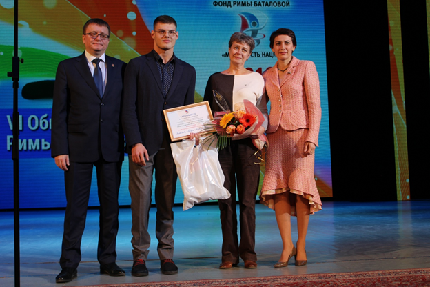 А.А. Строкин, О.В. Семенова в г. Уфе (Республика Башкортостан) приняли участие в торжественной церемонии награждения VI Общественной премии «Молодость нации», проводимой Р.А. Баталовой 