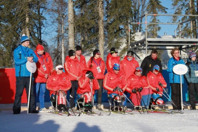 В Сочи состоялась церемония открытия чемпионата России по лыжным гонкам и биатлону среди спортсменов с поражением опорно-двигательного аппарата - тестового соревнования к проведению Паралимпийских зимних игр 2014 года в Сочи