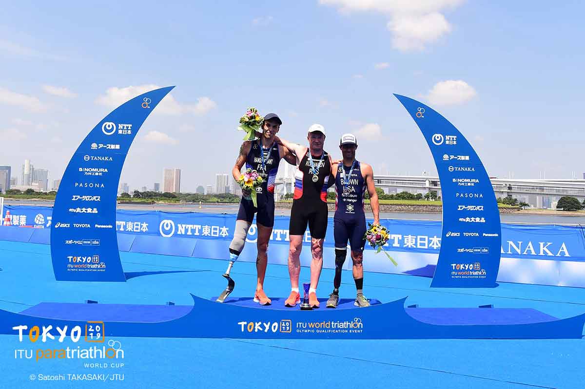 Михаил Колмаков выиграл этап Кубка мира по паратриатлону в Японии, а Александр Ялчик стал 4-м