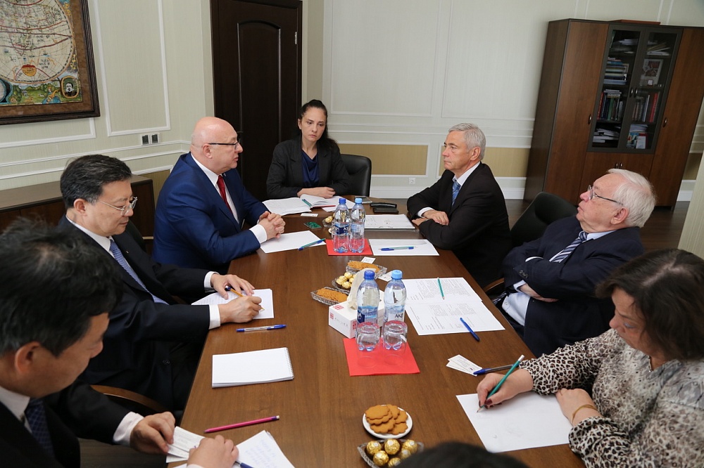 П.А. Рожков в офисе ПКР принял участие в рабочей встречи с руководителями национальных паралимпийских комитетов России и Китая