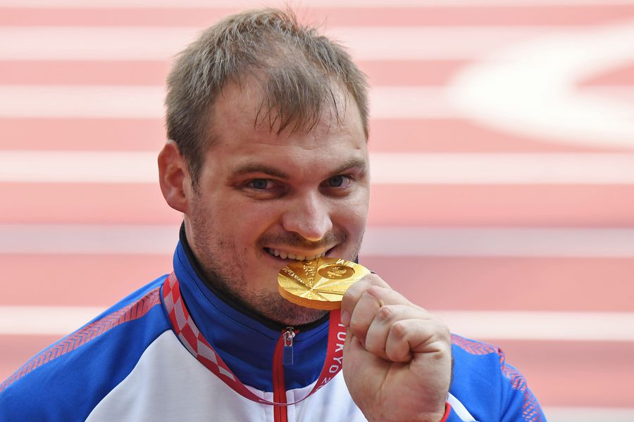 В.В. Путин поздравил победителя XVI Паралимпийских летних игр в Токио в соревнованиях по лёгкой атлетике в дисциплине толкание ядра В. Свиридова