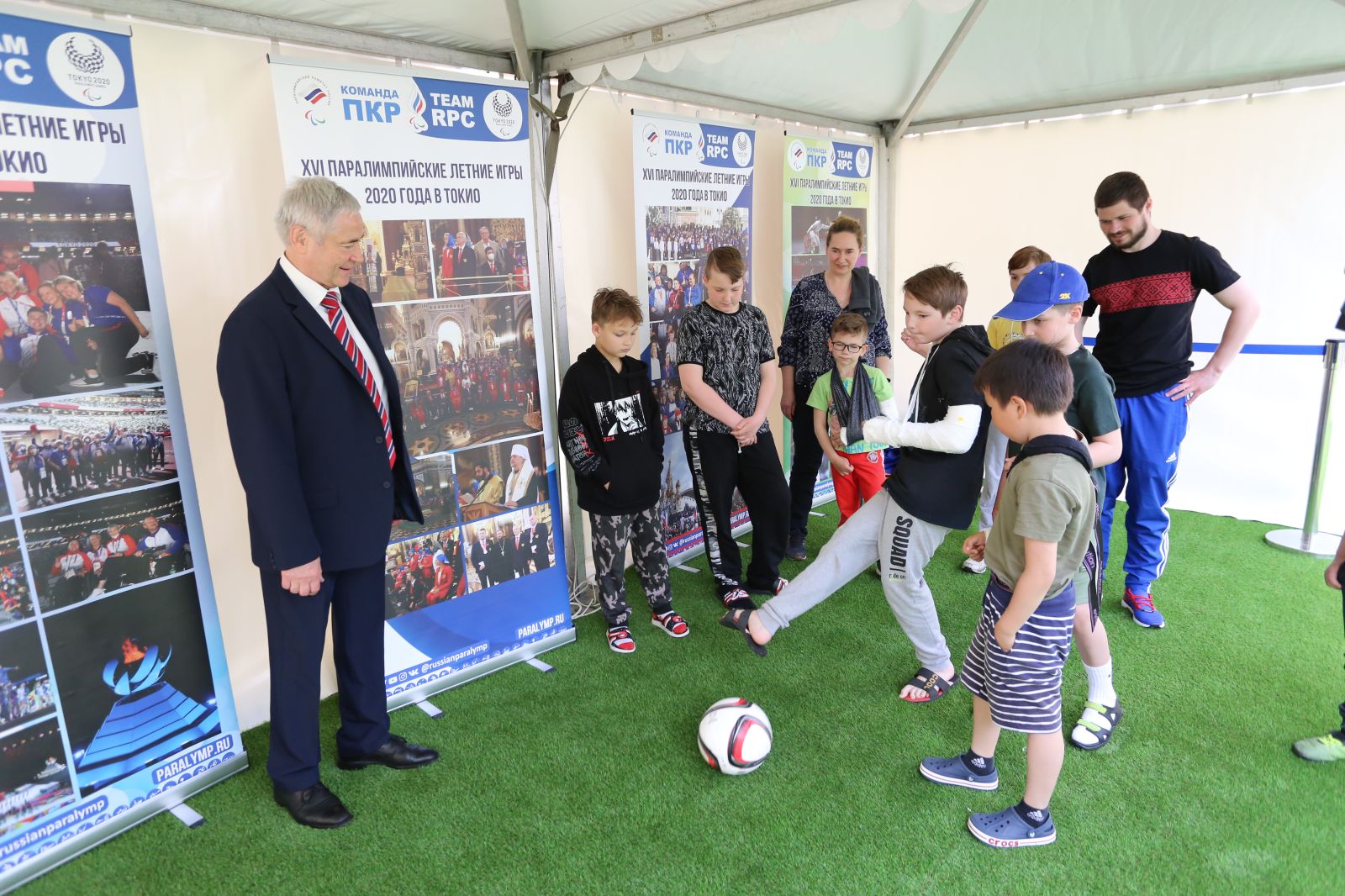 Паралимпийский комитет России совместно с фондом Рошаля провел урок для детей