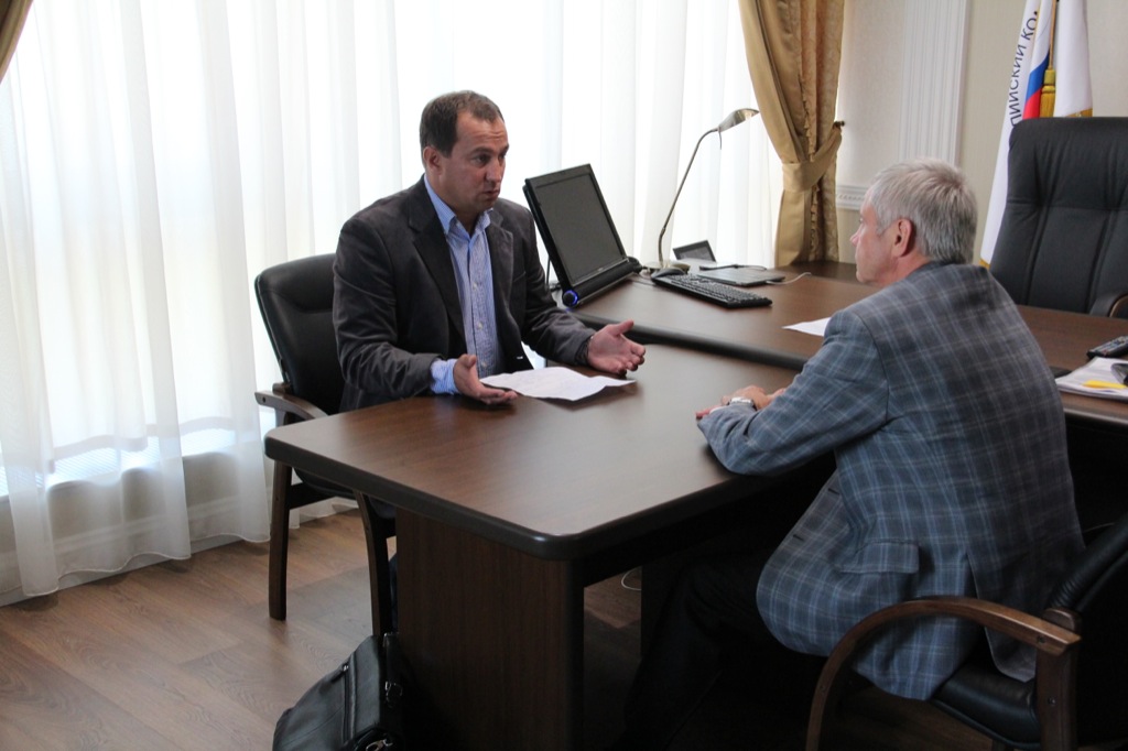 П.А. Рожков в офисе ПКР провел встречу со старшим тренером сборной команды России по горнолыжному спорту среди лиц с поражением опорно-двигательного аппарата и нарушением зрения А.В. Назаровым