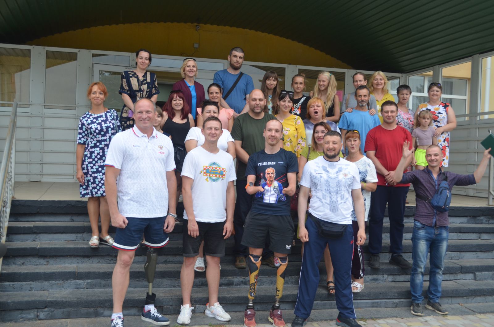 Российские паралимпийцы в ЛНР приняли участие в Фестивале спорта, проводимом в рамках празднования Дня Физкультурника, и встретились с жителями Донбаса