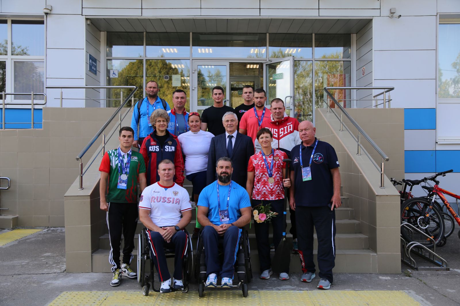        П.А. Рожков в г. Москве на гребном канале Крылатское встретился со сборной командой России по гребле на байдарках и каноэ спорта лиц с ПОДА      