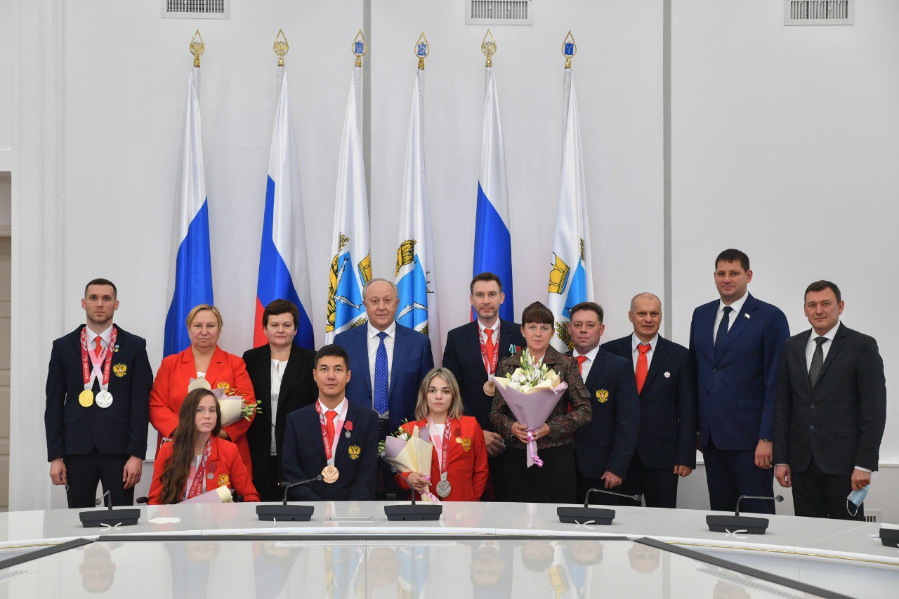 Валерий Радаев провел встречу с саратовскими спортсменами - участниками XVI летних Паралимпийских игр и их тренерами