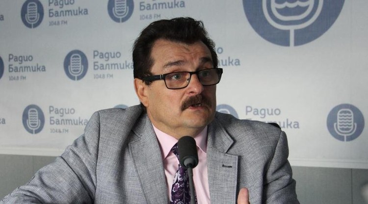 Поздравление Президента Федерации Л.Н. Селезнева Президента Санкт-Петербургской региональной общественной организации "Спортивная федерация спорта лиц с поражением ОДА и спорта лиц с интеллектуальными нарушениями" С.В.Гутникова