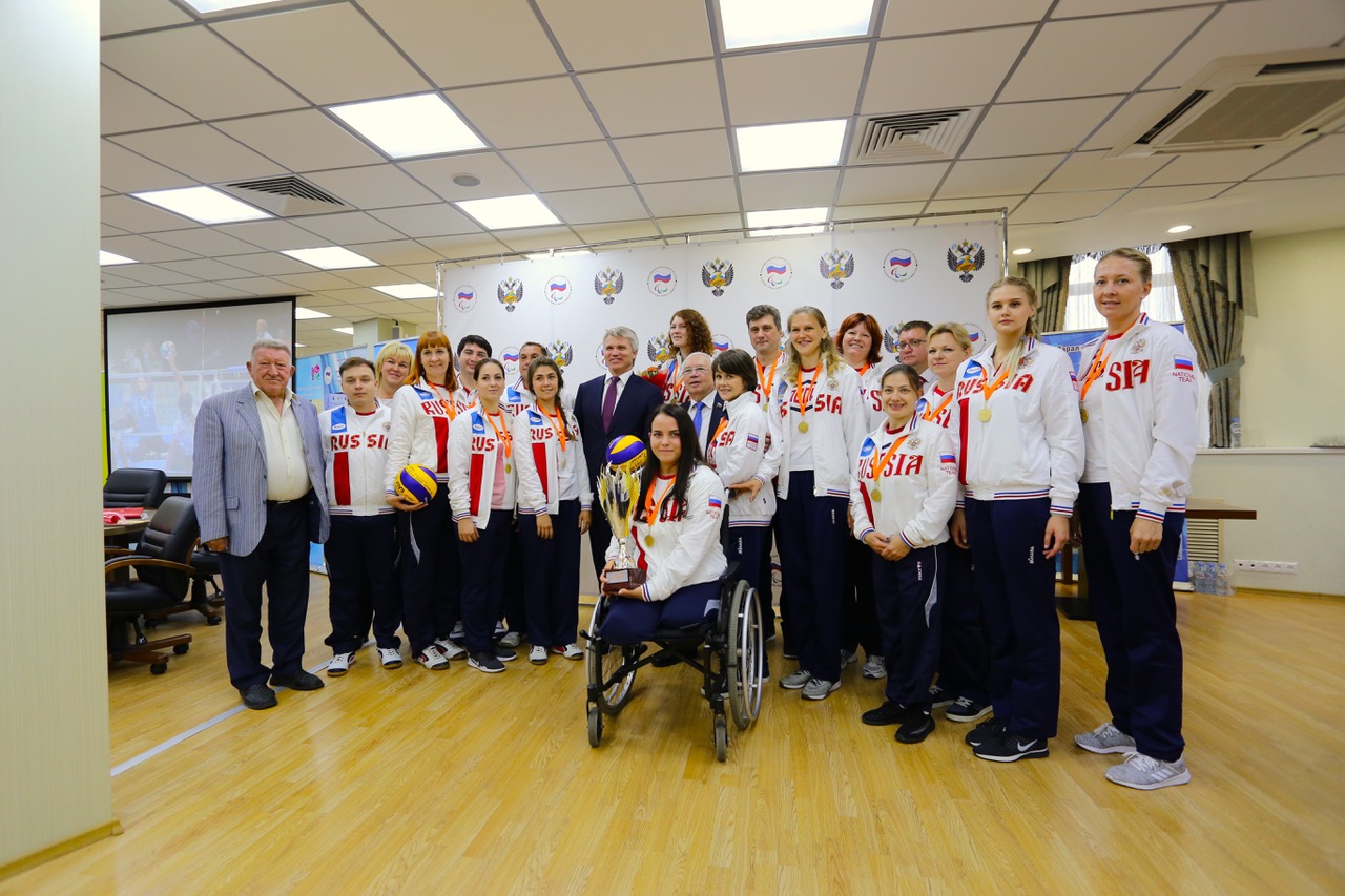 В.П. Лукин, П.А. Колобков в зале Исполкома ПКР встретились с женской сборной командой России по волейболу сидя – чемпионкой мира 2018 года