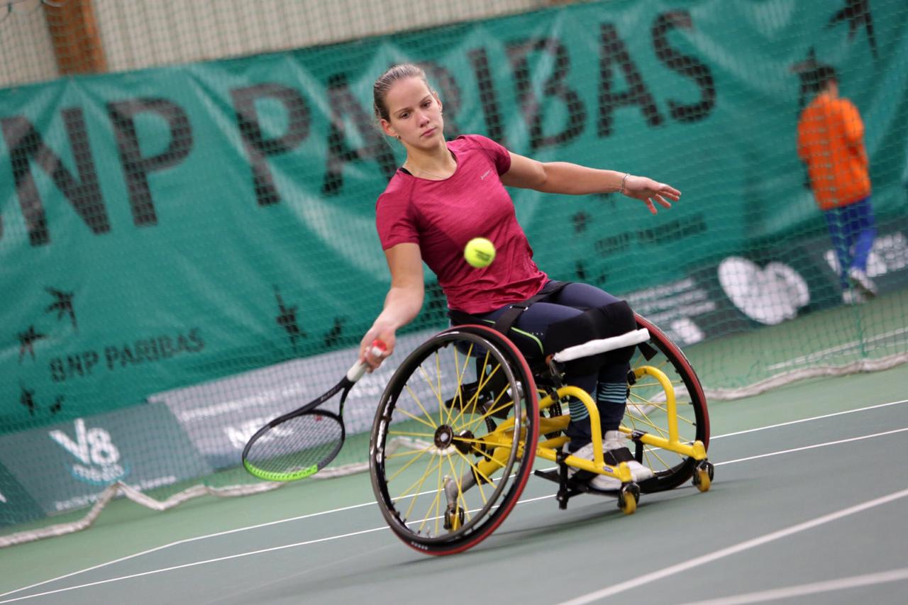 Серебряную и бронзовую медали завоевала сборная команда России на международном турнире по теннису на колясках во Франции