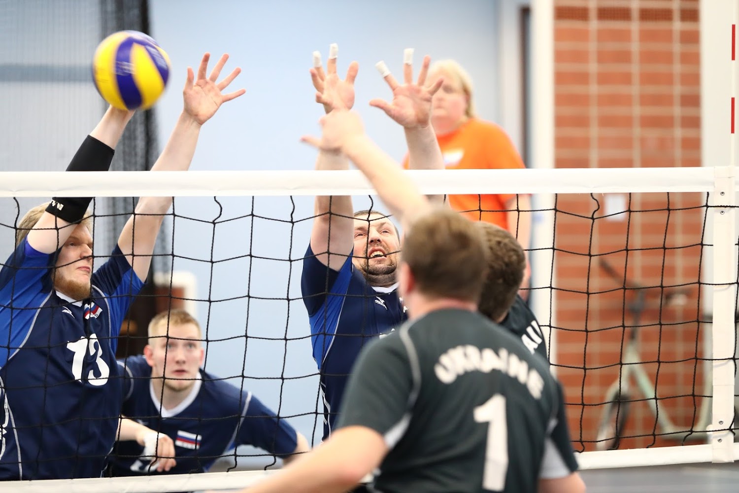 Мужская сборная команда России по волейболу сидя примет участие в международном турнире World Super 6 в Иране