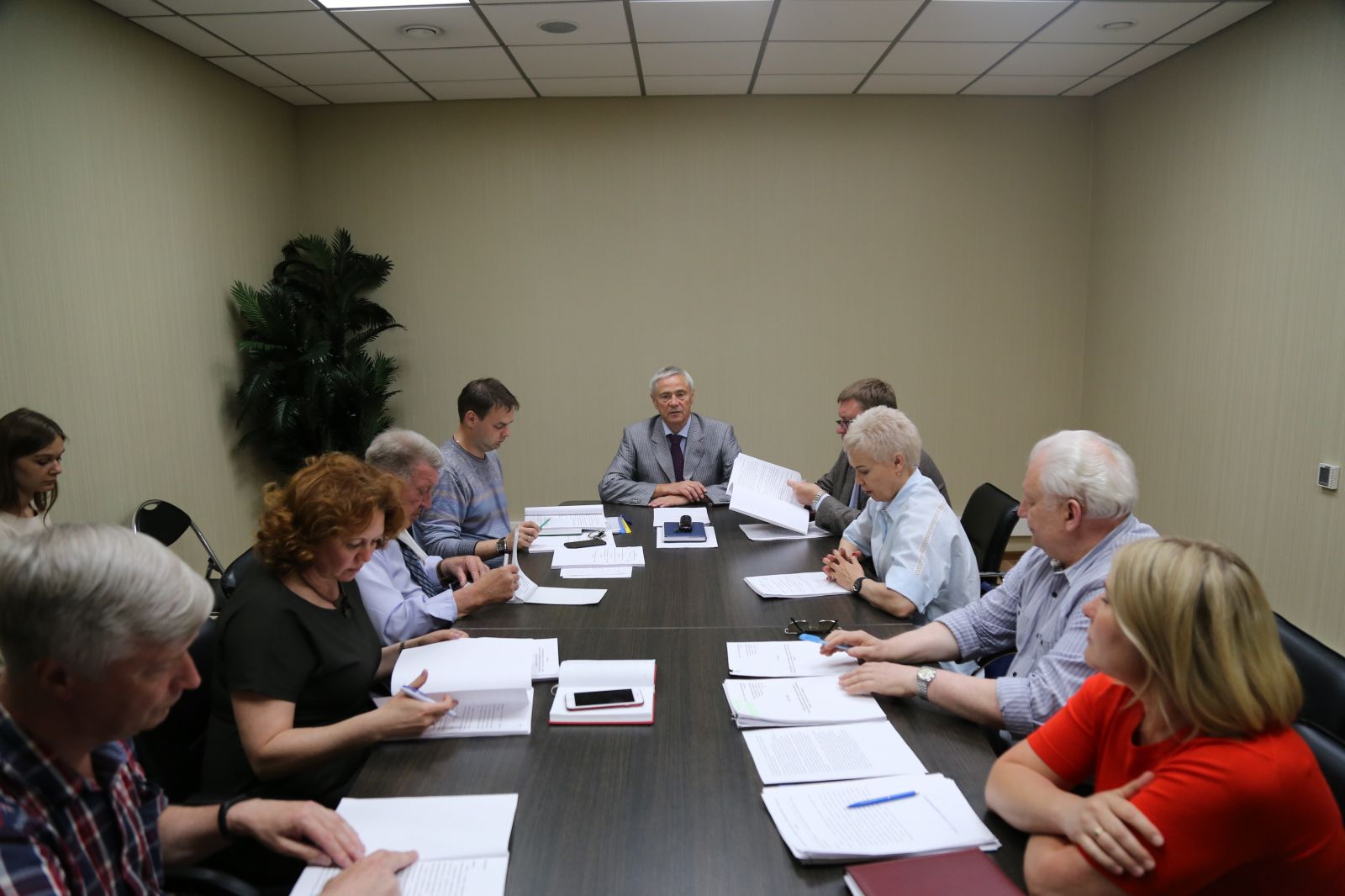 П.А. Рожков в офисе ПКР провел совещание руководителей и представителей Общероссийских спортивных федераций по видам инвалидности и руководителей ПКР