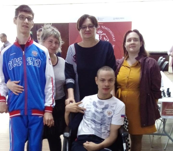Сборная России по шахматам спорта лиц с ПОДА принимает участие в высшей лиге Всероссийских соревнований, проводимых Федерацией шахмат России   