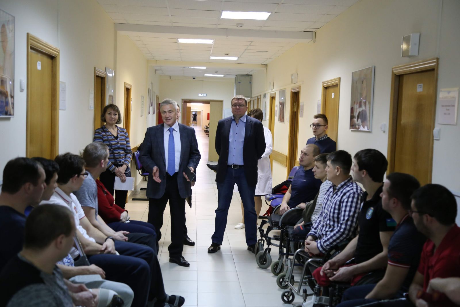 А.А. Строкин, П.А. Рожков встретились со сборной командой России по хоккею-следж