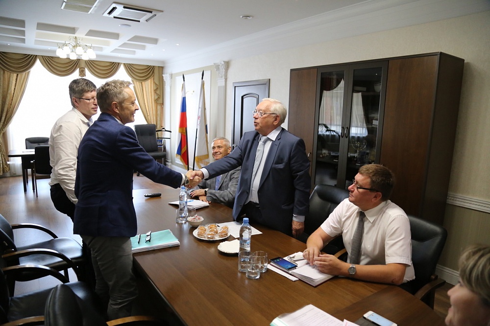 П.А. Рожков, А.А. Строкин в офисе ПКР приняли участие в рабочей встрече с участием президента ПКР В.П. Лукина и независиммого международного эксперта, назначенного ВАДА г-на Питера-Ричарда Николсона