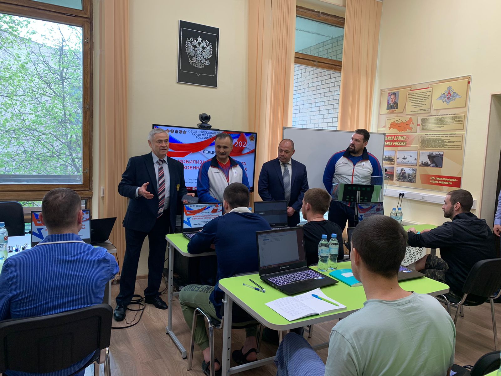 Паралимпийский комитет России и благотворительный фонд «Память поколений» провели встречу с пациентами военного госпиталя имени А.А. Вишневского