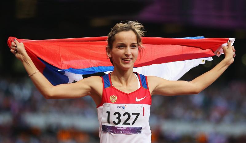  Поздравление Президента Федерации Л.Н. Селезнева 3-кратной чемпионке Паралимпийских игр по легкой атлетике, Заслуженному мастеру спорта Е.В. Ивановой в связи с днем рождения