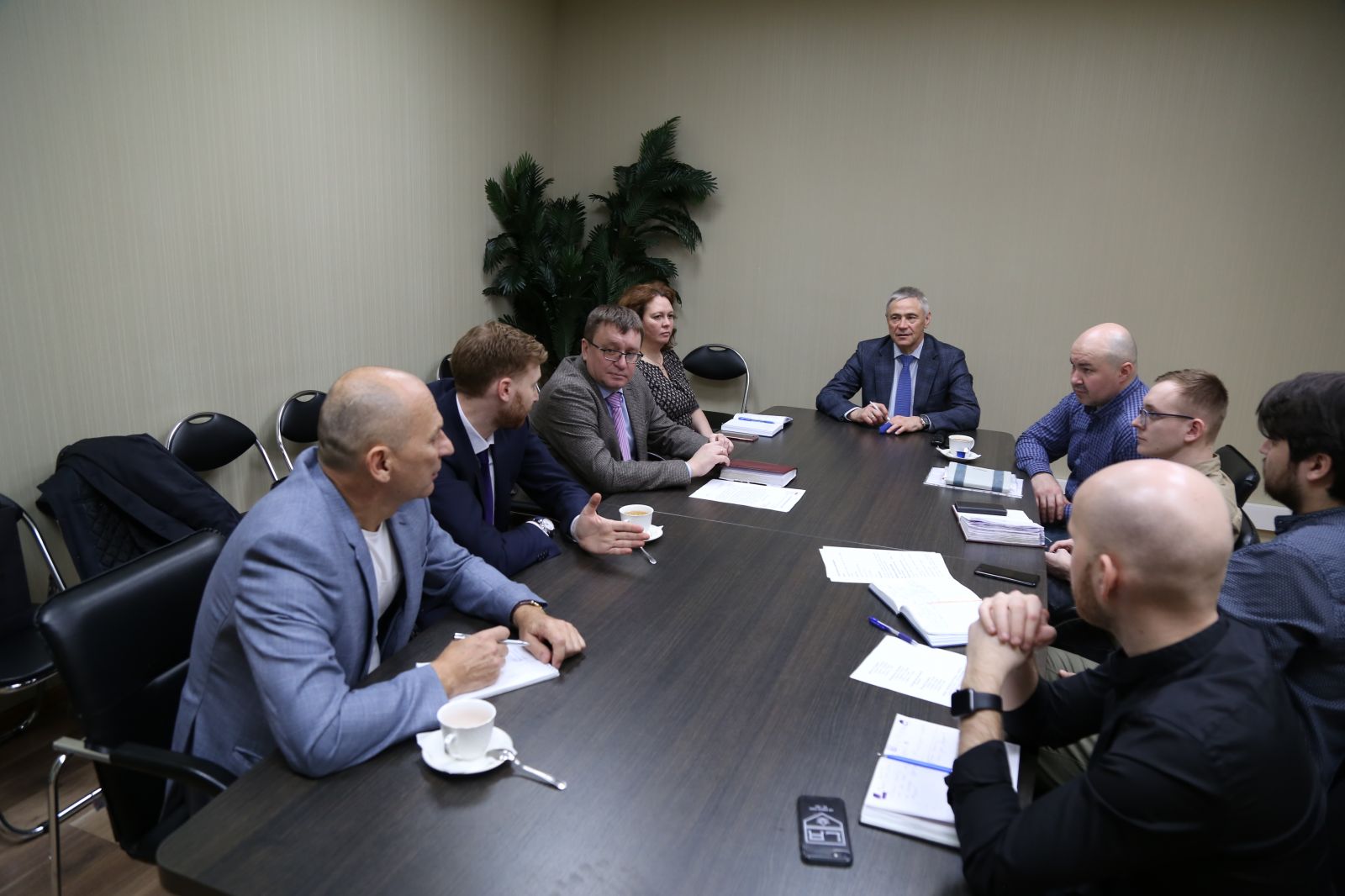 П.А. Рожков в офисе ПКР провел рабочую встречу с руководителем управления развития Молодежной хоккейной лиги и Женской хоккейной лиги КХЛ С.Г. Яковлевым